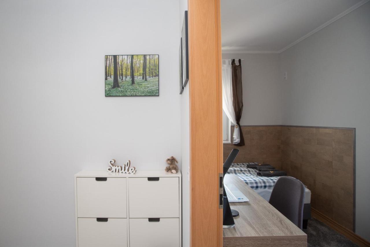 Sunny Home Near Bud With 2Br, Ac And Free Parking Vecsés Exterior foto